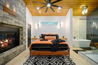 The Ember House - Luxury Honeymoon Cabin - B&B Broken Bow