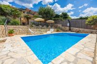 Villa Cocoon - Vacation Home with Heated Pool & Garden - B&B Bribir