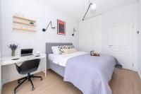 1bdr Apt w/Balcony, free Pkg - B&B