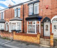 3BR Garden House in Central Hull Cozy Stay Near Princess Ave Cafés, MKM & HRI - Ferienwohnung Kingston upon Hull