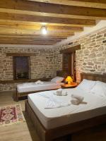 Guest House Ani-Rooms&Food in Old Bazaar,Gjirokaster - Chambres d'hôtes Gjirokastër
