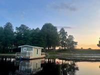 Husbåt i småländsk idyll - Ferienwohnung Ryssby