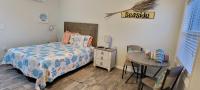 Wave Resort, Studio A2, Beach steps away!Pool+WiFi - Chambres d'hôtes St. Pete Beach