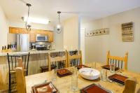 Chic and Cozy Breck Condo Ski-InandSki-Out at Peak 8! - Chambres d’hôtes Breckenridge