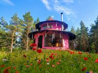 Roosa maja parvesaunaga - B&B Reigi