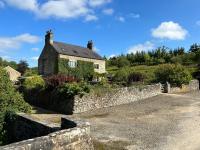 Large Country Farmhouse - B&B Waddington