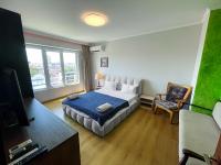 Amazing view central 1 bedroom apartment - B&B Pazardzhik