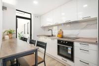 Moderno loft en Ronda de Segovia-1 - B&B Madrid