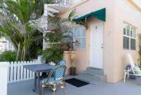 8 The Petite Sugar Apple Queen Room (Our smallest room)