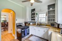 Charming South Bend Retreat about 1 Mi to Notre Dame! - Bed and Breakfast South Bend