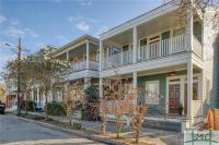 New! Stylish 1900s Renovated Duplex Apartment Building Near Forsyth & River St - B&B