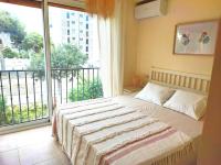 Bonita casa con piscina comunitaria a 100 metros del mar - B&B Miami Platja