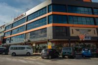 B&B Bintulu - Capital O 90083 Riverfront Inn - Bed and Breakfast Bintulu