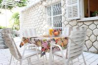 Apartment mit 2 Schlafzimmern und Terrasse