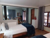 Superior Family Pool Suite with private access and garden