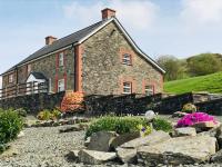 B&B Lower Chapel - Sunnyside hottub Brecon Beacons sleeps 8 - Bed and Breakfast Lower Chapel