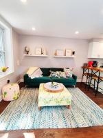 Charming 1BDR In Central Rittenhouse Square With Patio Hosted by StayRafa - Bed and Breakfast Philadelphia