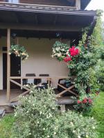 Boutigue city house with terrace and garden free parking - B&B Riga