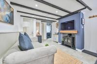 Luxury Couple's Getaway with River Views and Parking - B&B Polperro