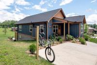 Downtown Brevard 5BR Retreat & Cyclists Dream - B&B Brevard