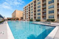 B&B South Padre Island - Casual condo sleeps 6 near beach w/pool & grills! - Bed and Breakfast South Padre Island