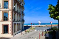 Appartement GRAND CONFORT BORD DE MER Rez-de-Chaussée RESIDENCE LA VAGUE - Chambres d'hôtes Houlgate