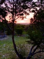 Modern Cabin with Hill Country Views - Chambres d’hôtes Rio Frio