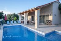 B&B Lun - Island Villa Adriana with heated pool and sauna - Bed and Breakfast Lun