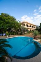 Maweni House - Beachfront, Pool, AC & Cook - B&B Kilifi