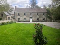 B&B Carlow - Larchgrove - 1800s Irish Farmhouse - Bed and Breakfast Carlow