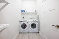 New Build- Mini Golf Course-Heated Saltwater Pool-Game Room - Chambres d’hôtes Jensen Beach