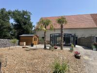 Gîte avec piscine chauffée, jardin privé et climatisation - FR-1-489-471 - B&B Couzon