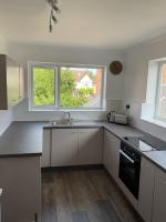 Large 2-bedroom maisonette with free parking - B&B Twickenham
