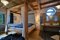 King Suite with Spa Bath