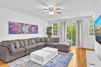 B&B Hallandale Beach - Gorgeous Townhouse Beach Access Resort Amenities - Bed and Breakfast Hallandale Beach