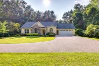Charming Flushing Cottage with Deck and Spacious Yard! - Bed and Breakfast Flushing