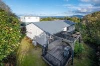 Hoani Honey - Kuratau Holiday Home - B&B Kuratau