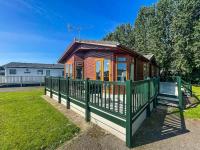 B&B Hunstanton - Modern 4 Berth Lodge With Decking At Manor Park In Hunstanton Ref 23024w - Bed and Breakfast Hunstanton