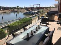 B&B Mildura - Clearview Waters - 4 King bedrooms, 3 bathrooms & views - Bed and Breakfast Mildura