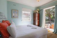 B&B Sydney - Art Deco at Marouba Beach - Soak up the Sand & Surf - Bed and Breakfast Sydney