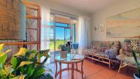 B&B Jeffreys Bay - Escape to Paradise: Beachside Apartment - Bed and Breakfast Jeffreys Bay