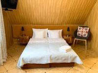 Studio with Mountain View