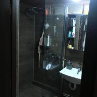 Camera Matrimoniale con Bagno in Comune 