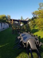 Napraforgó Apartmanok - B&B Balatonfűzfő
