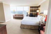 King Whirlpool Room with Sofa Bed and United States Falls View