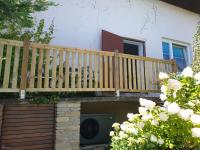 Ferienwohnung mit Pool an der Apfelstraße - Bed and Breakfast