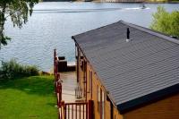 B&B Tattershall - Fable Lodge Tattershall Lakes - luxury lakeside lodge with hot tub - Bed and Breakfast Tattershall