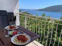 Sea view and family friendly home - B&B