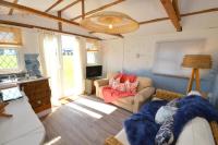 B&B Sheerness - Pips Chalet rest and relax in the Isle of Sheppey - Bed and Breakfast Sheerness