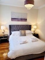 Apartment 1 Exquisite two king bedroom with en suites - close to the town centre, rail, airport and theatre - Chambres d'hôtes Darlington